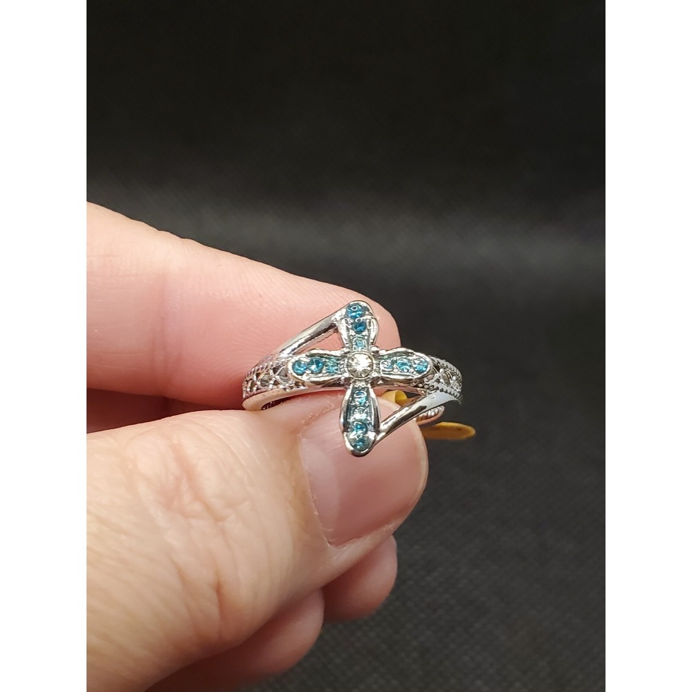 Cross Faith Ring Simple Silvery w Topaz Blue Stones Middle Stone White New Sz 8